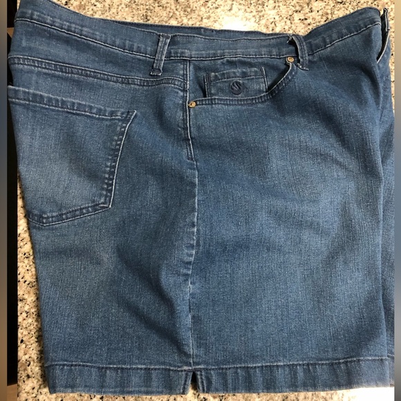 Gloria Vanderbelt Amanda Shorts All Around  Slimming Effect Size 18 - Picture 5 of 15